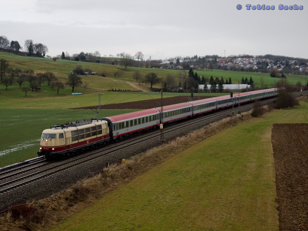 103 245 mit IC 118 nach Stuttgart Hbf am 20.01.2012 bei Ebersbach(Fils)
