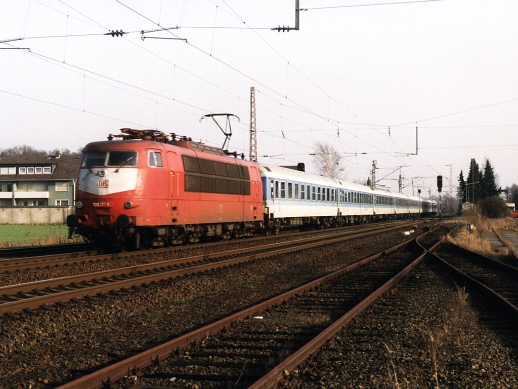 103 mit IR 2342 “Havelsee” Berlin Ostbahnhof-Schiphol bei Bruchmhlen am 5-2-2000. Bild und scan: Date Jan de Vries.