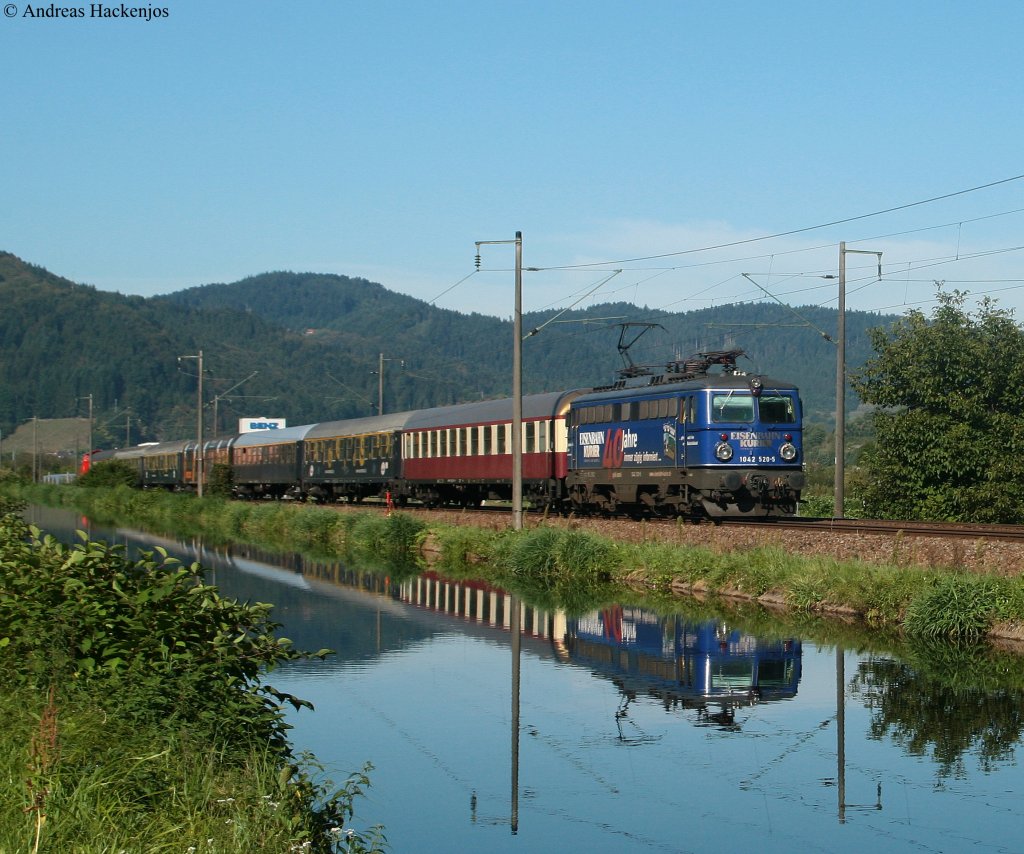1042 520-5  Eisenbahnkurier  und AVG 465 (Zugschluss) mit dem DPE 31747 (Graben-Neudorf-Alpirsbach)  am Kanal in Haslach 9.9.09