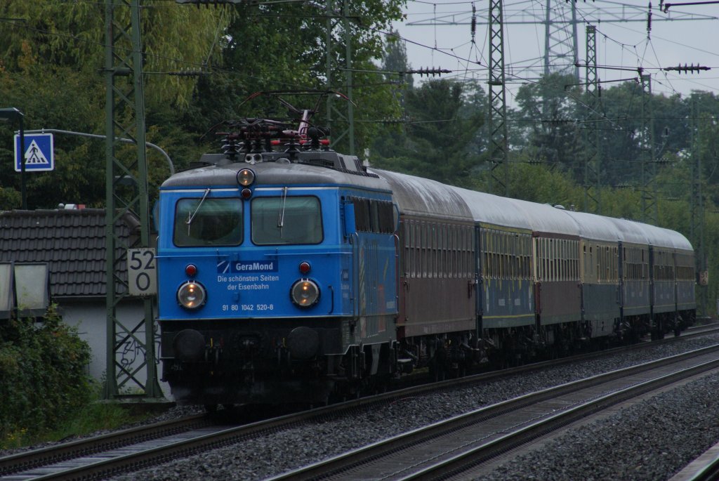 1042 520-8 mit einem Sonderzug in Angermund am 07.09.2010