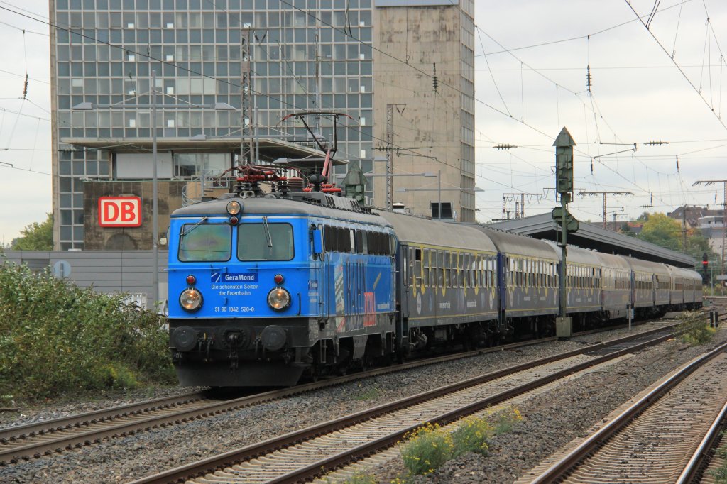 1042 520 GeraMond mit Partyzug in Essen Hbf, Oktober 2012.
