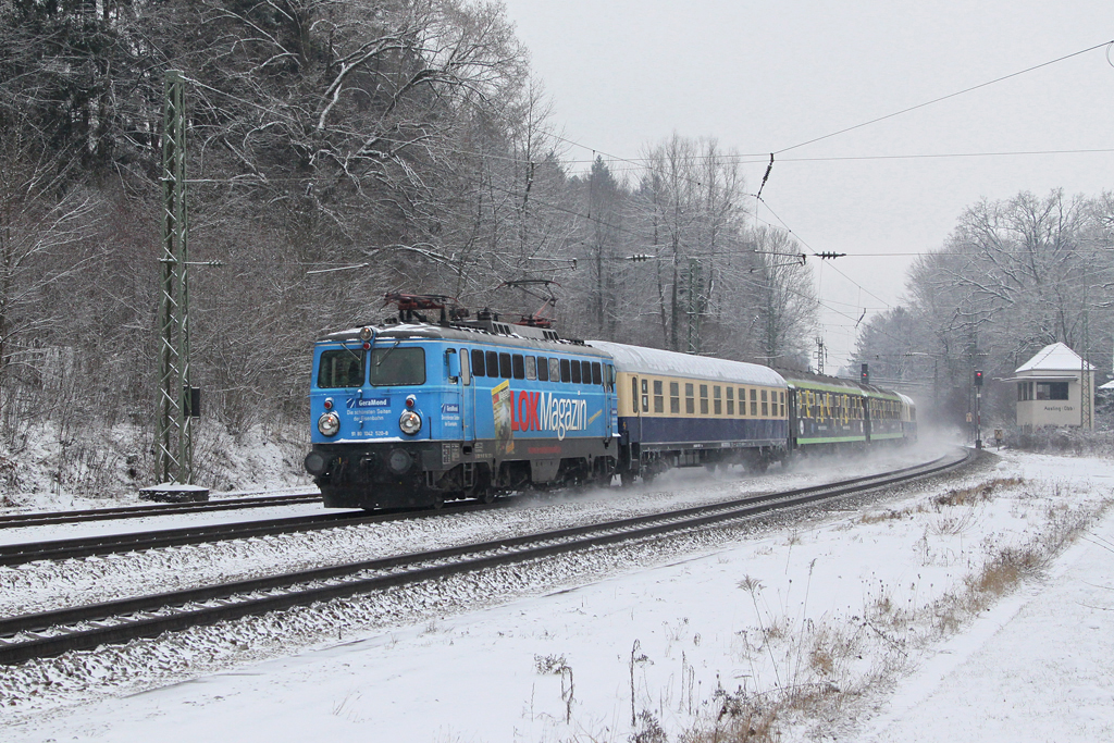 1042 520 mit DLr 1768 (Mnchen Pasing Bbf – Kufstein) am 12.01.2013 in Aling.
