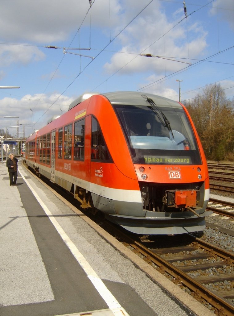 1.04.2012 Kreisensen, BR648-754 mit RB 14215 Holzminden - Bad Harzburg.