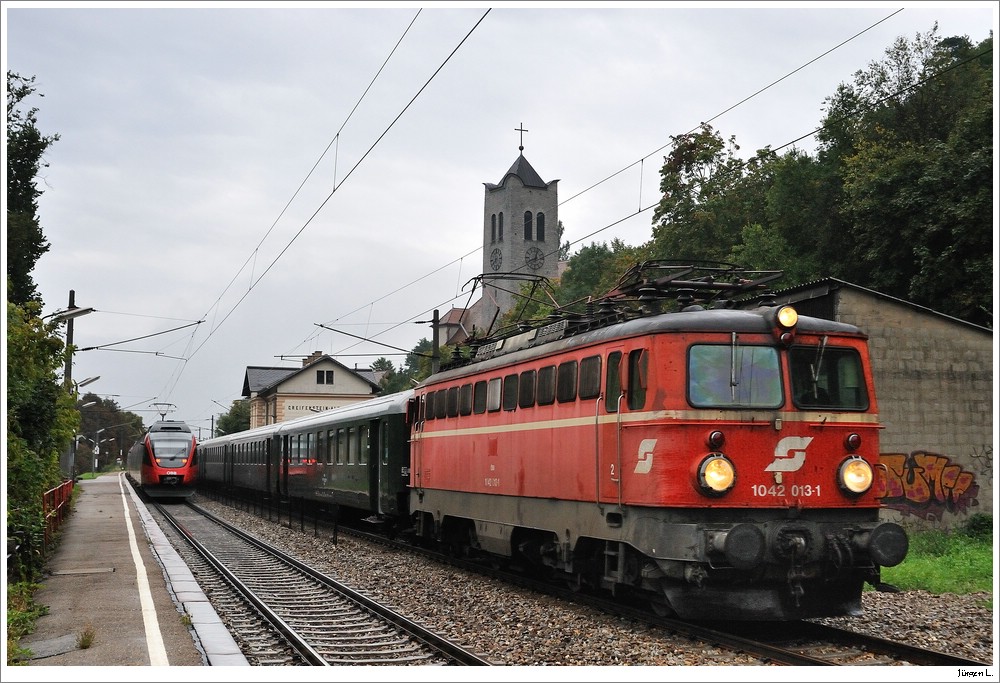 1042.013 am REX5914 (Radexpress Donau); Hier bei Greifenstein-Altenberg; 17.9.2010.