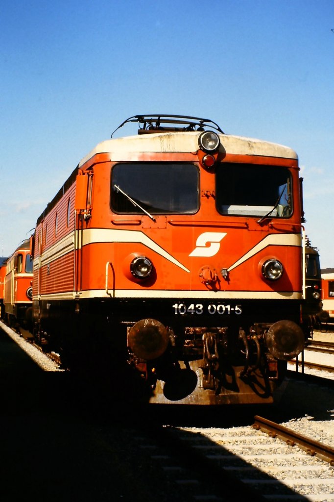 1043.001 auf der Ausstellung zum 150-jhrigen Jubilum der Eisenbahn in sterreich im Jahre 1987 in Wien.