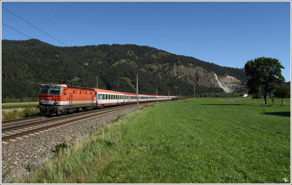 1044 025 fhrt mit EC 531  Stadttheater Klagenfurt  von Wien Meidling nach Lienz Preg 13_9_2011