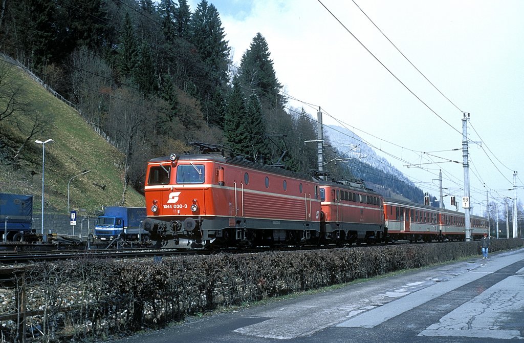 1044 030 + 1042 055  Zell a. See  22.03.97