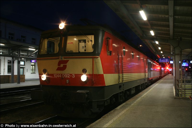 1044.092 mit IC 752 in Graz Hbf am 27.02.2010