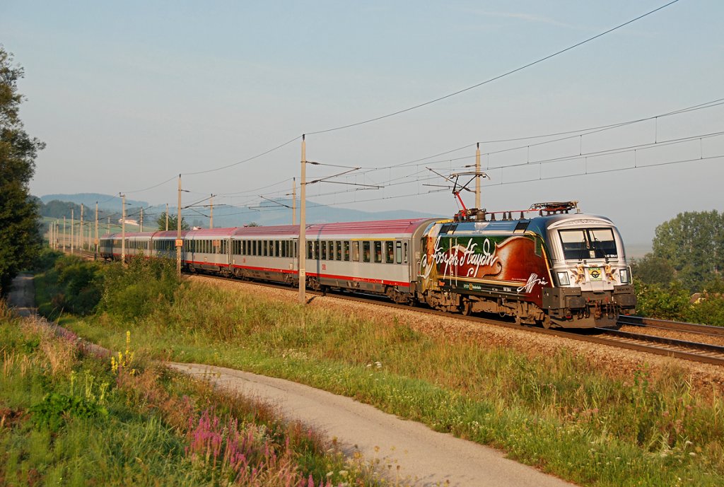 1047 504, bringt den IC843 am frhen Morgen von Wels nach Wien Westbahnhof. Die Aufnahme entstand am 15.08.2009, kurz vor Neulengbach.