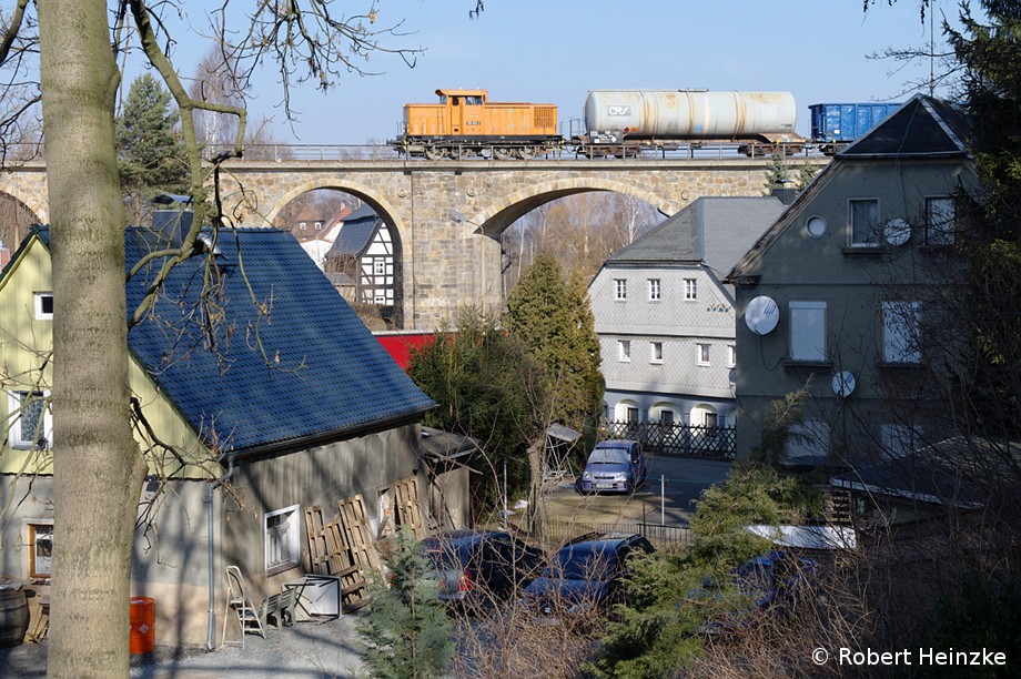 105 015-2 am 09.03.2011 in Ebersbach