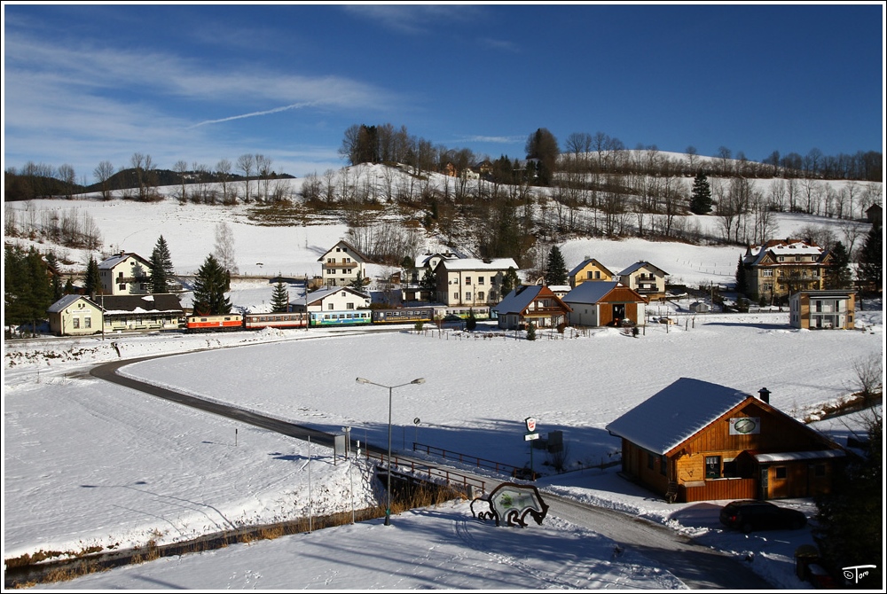 1099 001 fhrt mit R 6804 von Mariazell nach St.Plten. 
Wienerbruck-Josefsberg 8.12.2010