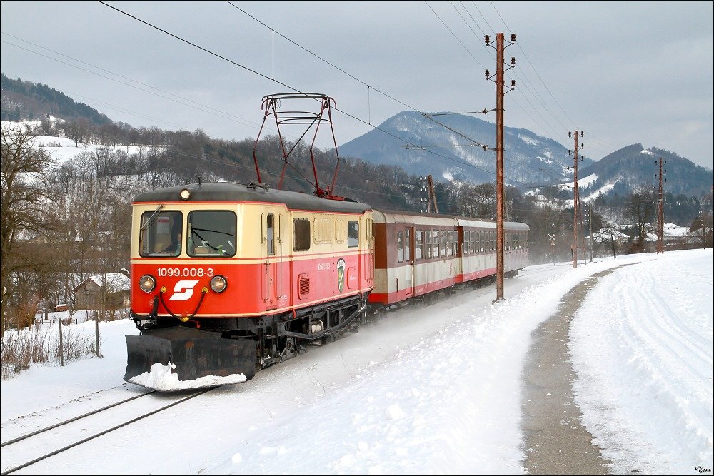 1099 008 fhrt mit R6813 von St.Plten nach Mariazell. 
Warth 31.01.2010