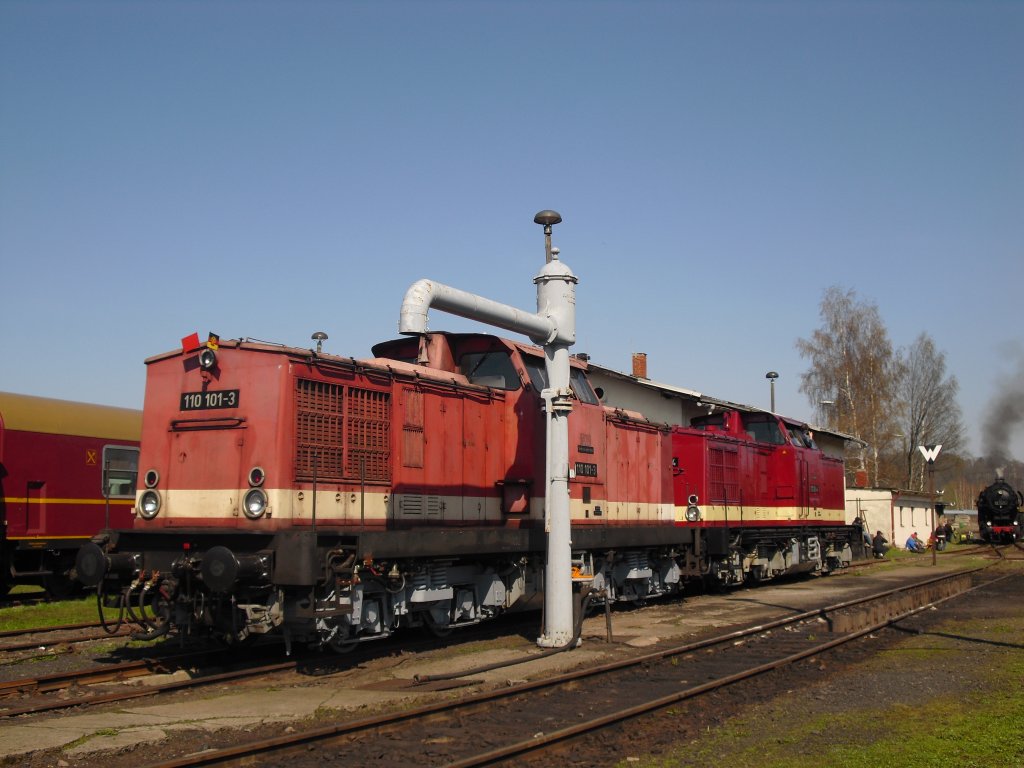 110 101-3 und 112 331-4 konnte man zum BW-Fest am 17.04.10 bei wundersch�nem Wetter in Nossen bewundern. 