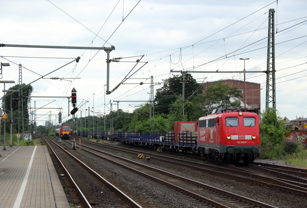 110 169-0 mit einem Messzug in Dsseldorf-Gerresheim am 02.08.2012
