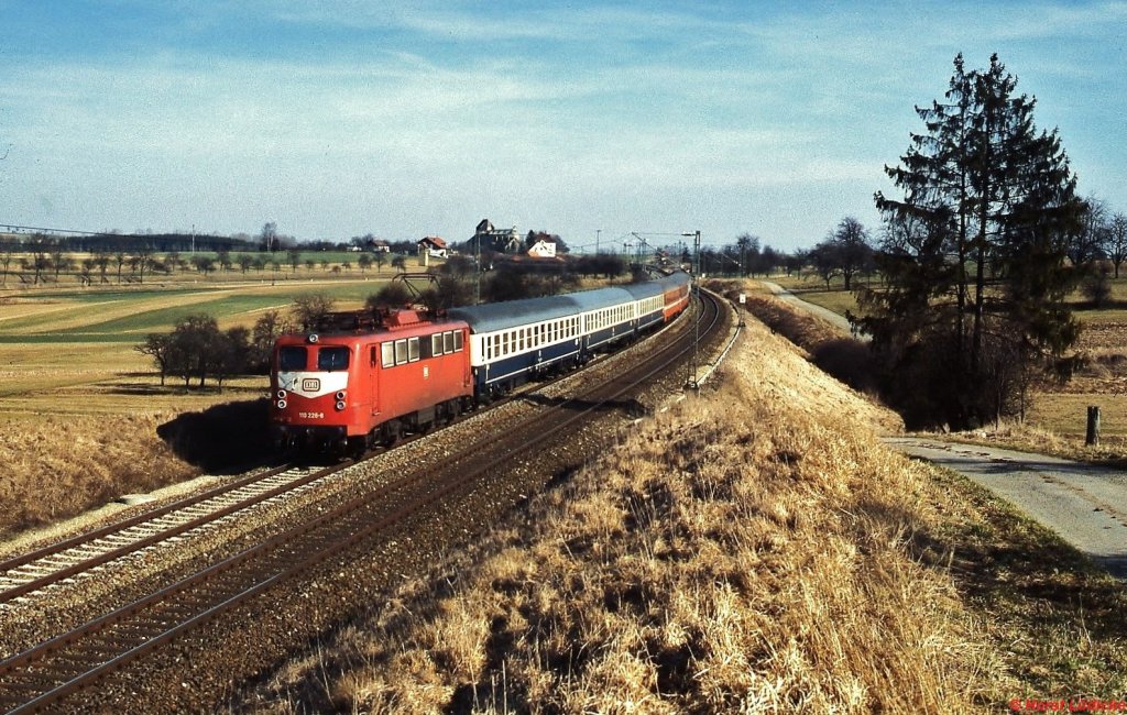 110 226-8 am 29.02.1992 bei Eutingen im Gäu