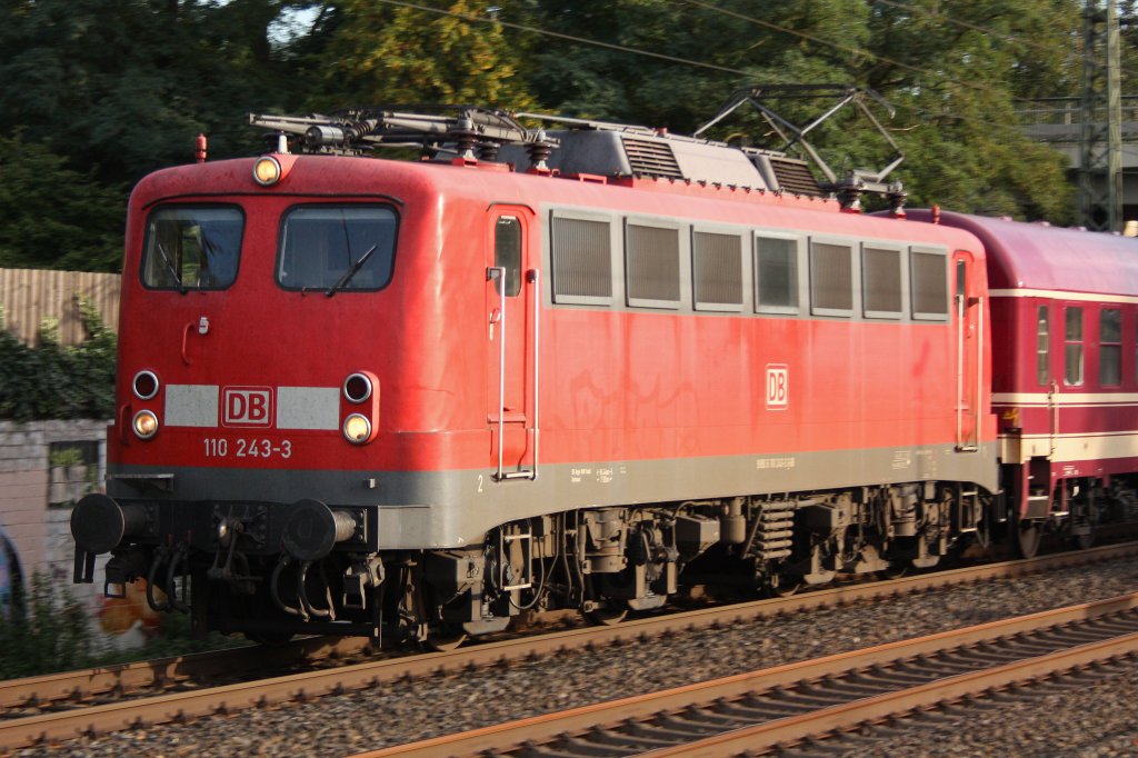 110 243 mit Sonderzug am 3.10.10 in D�sseldorf-Angermund