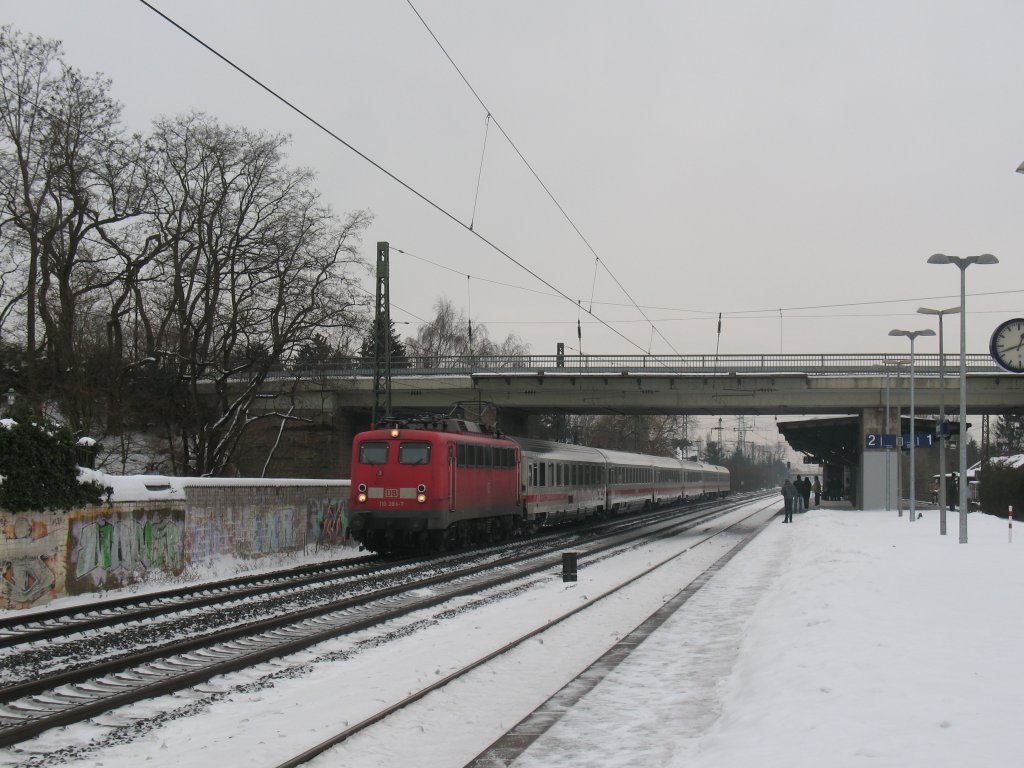 110 284 vermutlich ein Ice Ersatzzug von D�sseldorf nach Hamm. 27.12.2010
