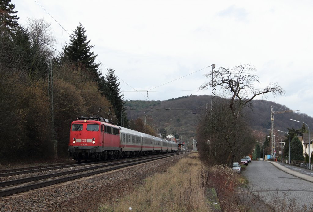 110 401-7 mit dem IC 134 (Norddeich - Luxembourg) in Oberwinter 03.02.13