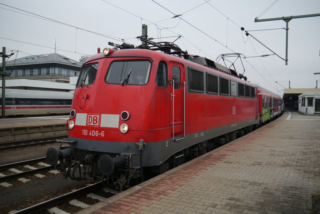 110 406 mit Regionalzug in Mannheim Hbf. (23.02.12)