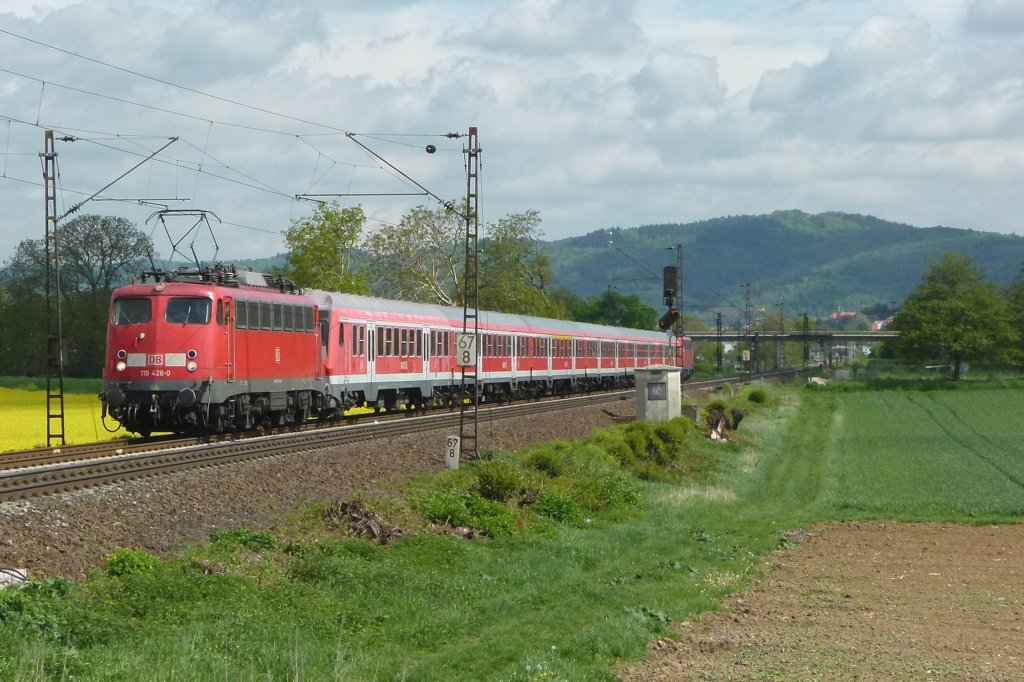 110 428-0 ist mit dem RE Frankfurt (Main) - Heidelberg am 03.05.2012 bei Ltzelsachsen