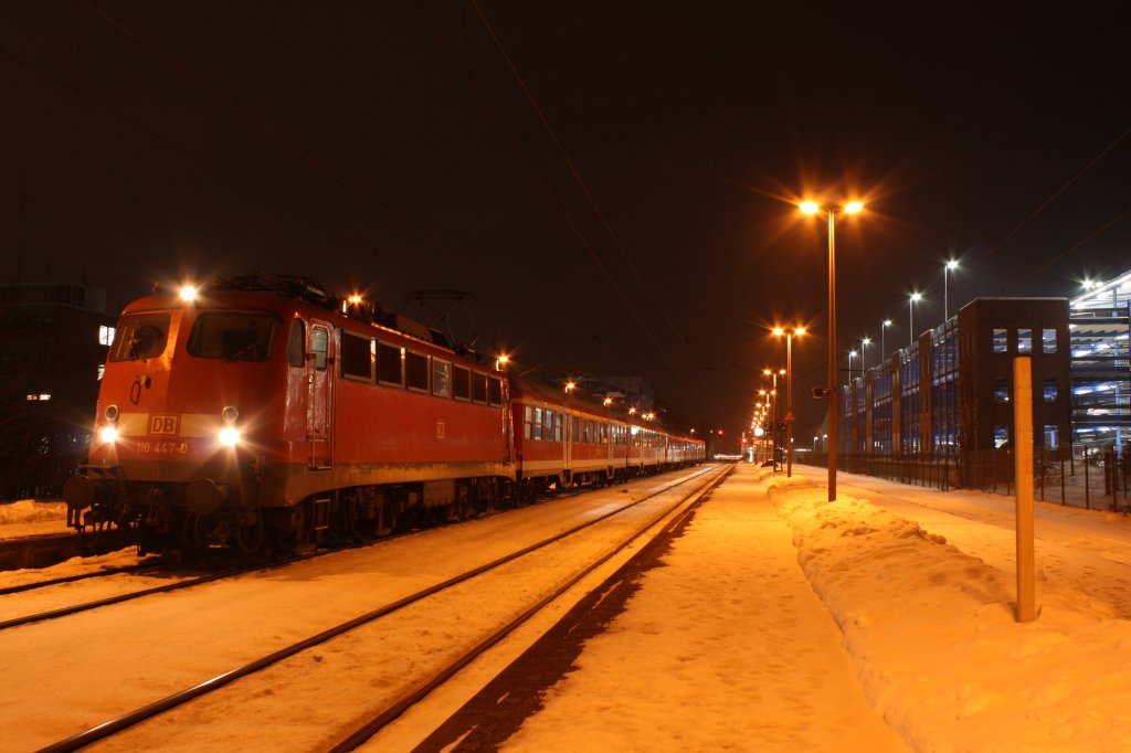 110 447 steht Abfahrbereit mit RE 10464 in Geilenkirchen nach Aachen