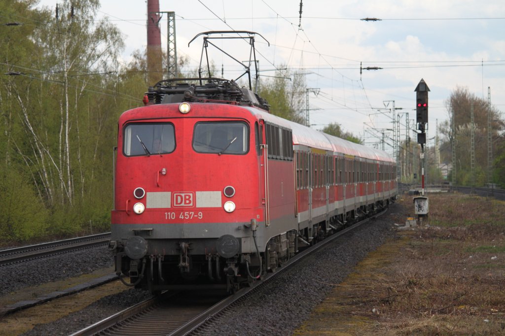 110 457-9 mit RB 35 in Dinslaken am 19. April 2012