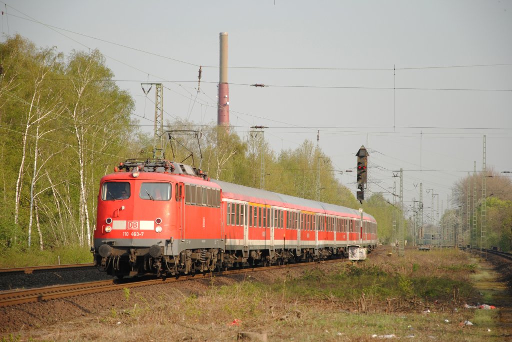 110 463-7 mit einer RB35 in Dinslaken am 08.04.2011 