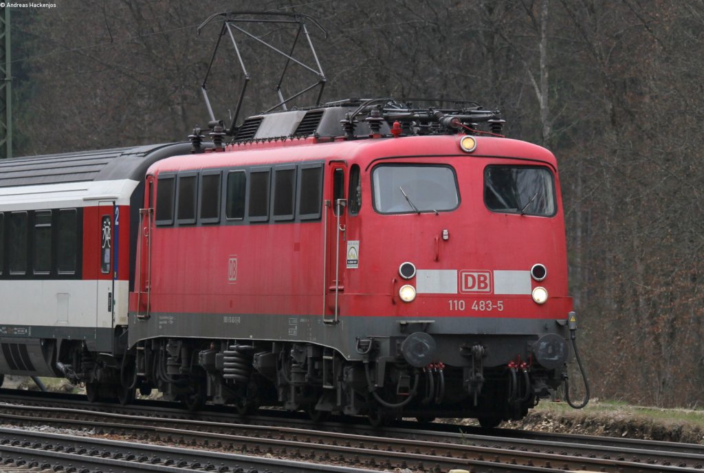 110 483-5 mit dem IC 281 (Stuttgart Hbf-Zrich HB) bei Hattingen 22.4.13 