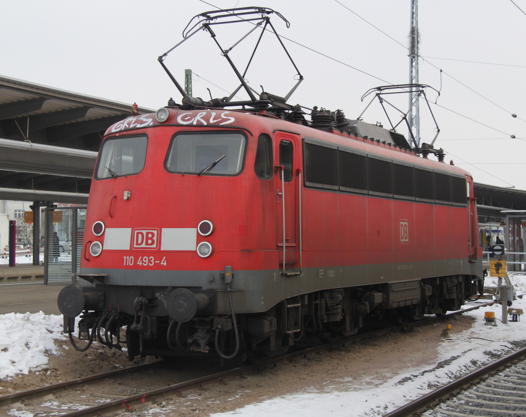 110 493-4 von DB-Regio NRW Dortmund zu Gast im Rostocker Hbf.26.01.2013