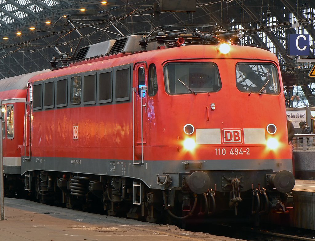 110 494-2 in Kln Hbf am 15.01.10