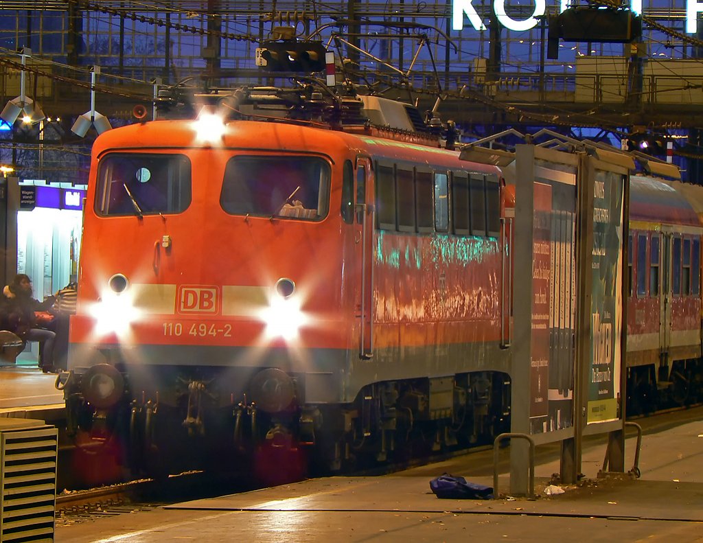 110 494-2 im Klner Hbf. am 16.12.09