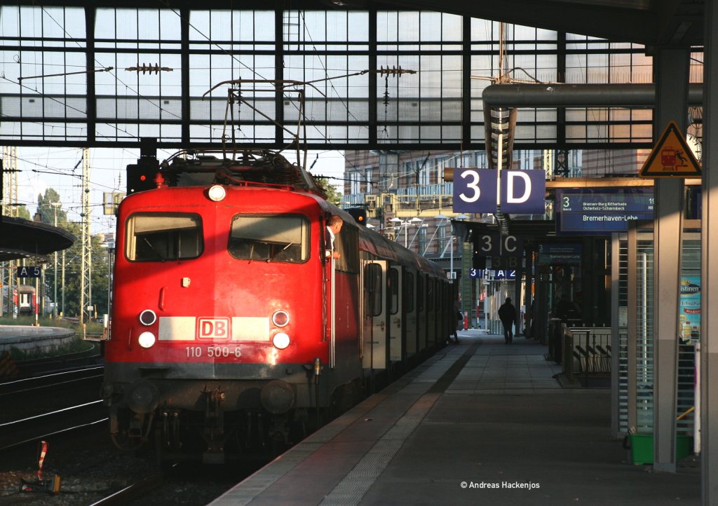 110 500-6 mit der RB 24030 (Bremen Hbf-Bremerhaven-Lehe) in Bremen Hbf 19.8.10