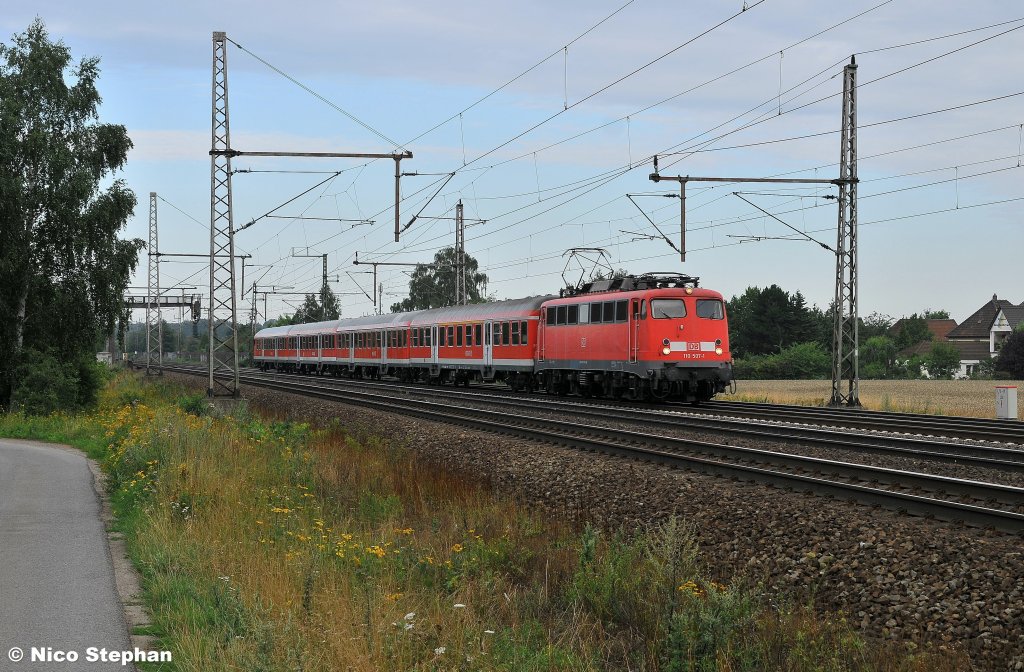 110 507-1 war mit einer Verstrker-RB nach Hannover unterwegs (06.08.10 Dedensen-Gmmer)