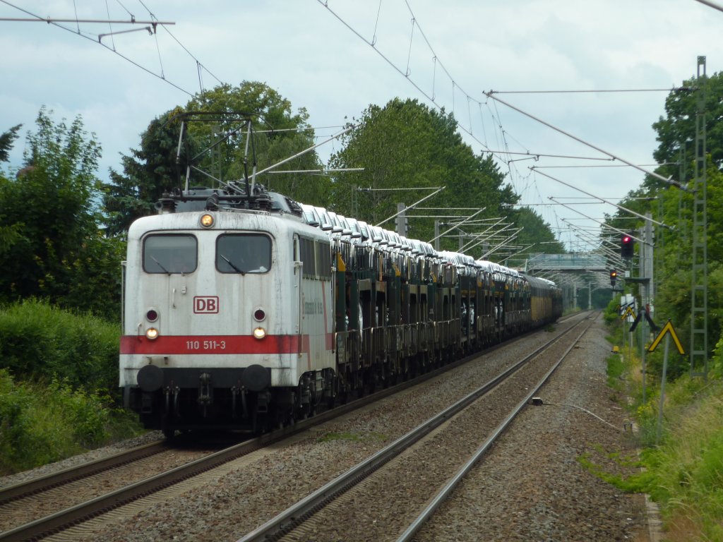 110 511+Autozug mit VWs am 18.6.11 ber Chemnitz und Riesa umgeleitet hier in Grna zusehen. 