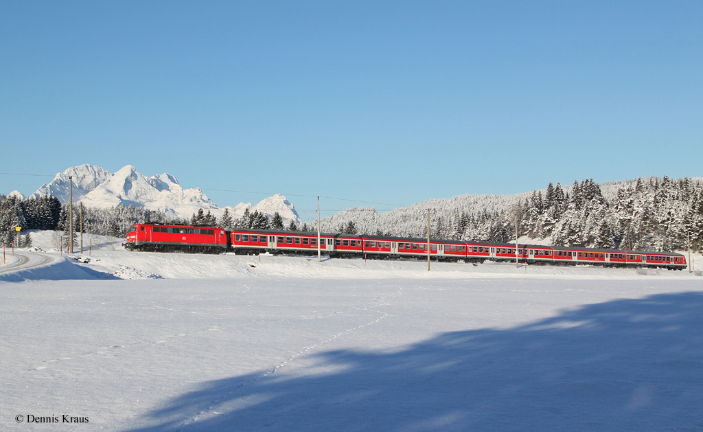 111 005 mit RB 5404 am 16.03.2013 bei Klais.