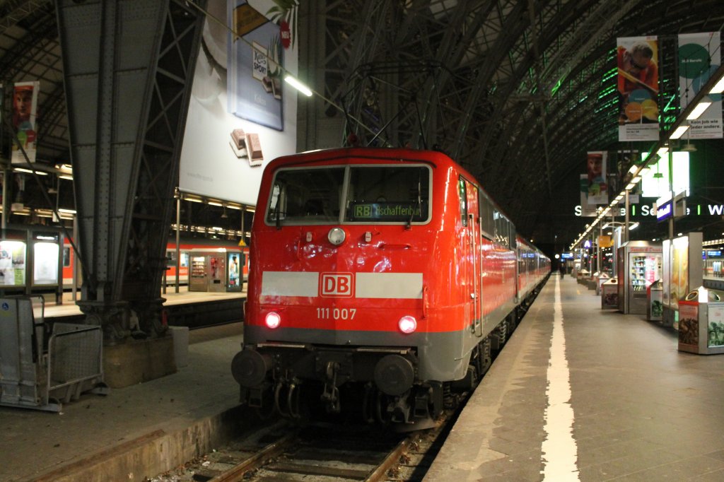 111 007 mit RB nach Aschaffenburg am 01.03.2013 in Hauptbahnhof von Frankfurt am Main.