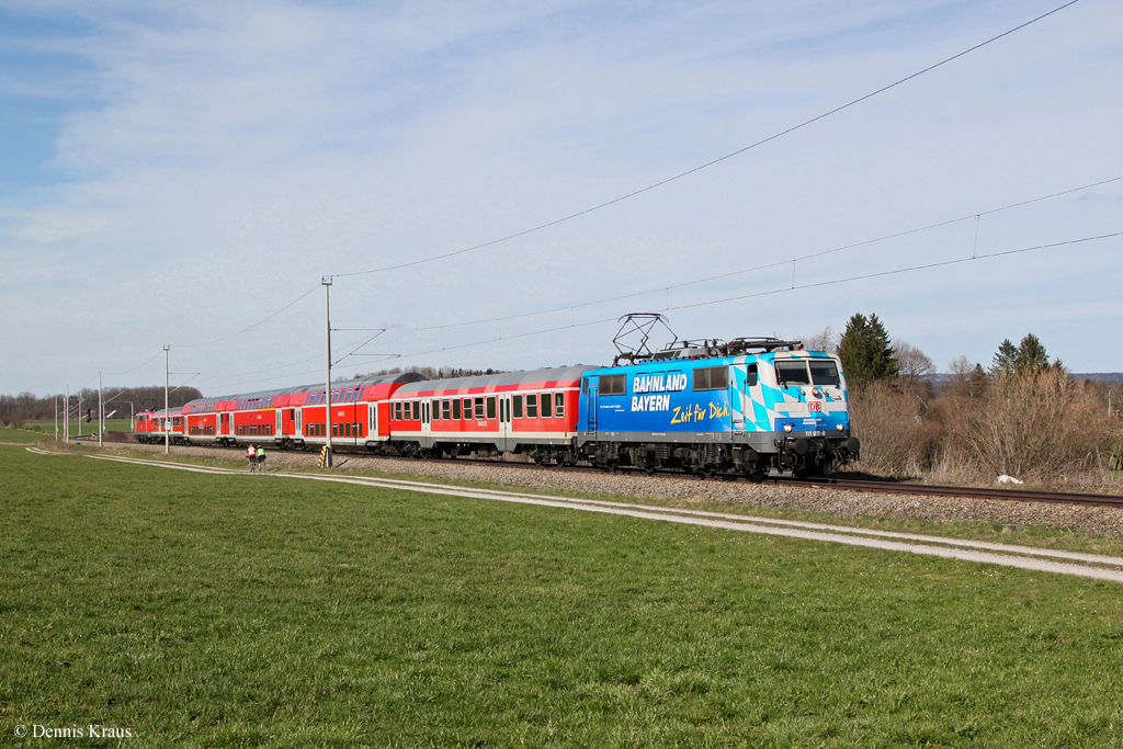 111 017 mit RB 59519 am 14.04.2013 bei Polling.