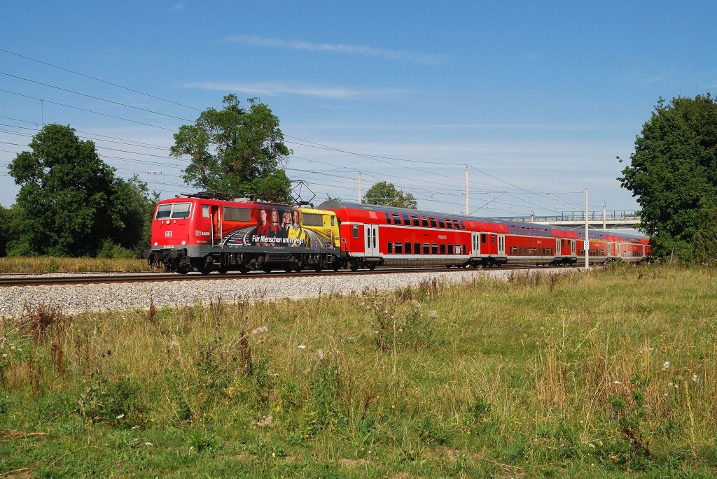 111 024 (ADAC) mit RE 57084 bei Mammendorf (14.08.2012)