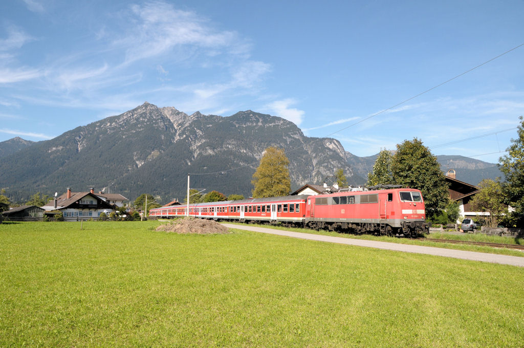 111 026 am 23.09.10 kurz nach Garmisch-Partenkirchen