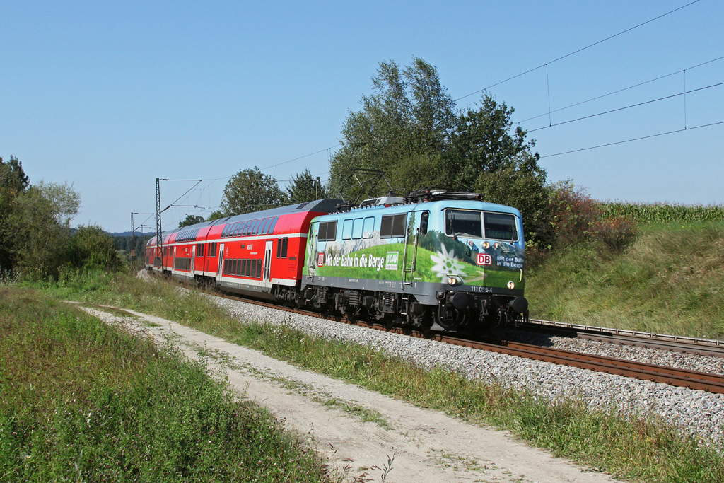 111 039 mit RE 79021 am 03.09.2011 bei Osterm�nchen.
