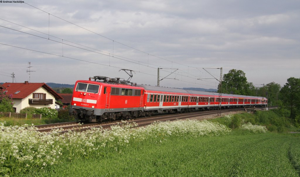 111 049-3 mit dem RE 79009 (Mnchen Hbf-Salzburg Hbf)  bei Weiching 18.5.13