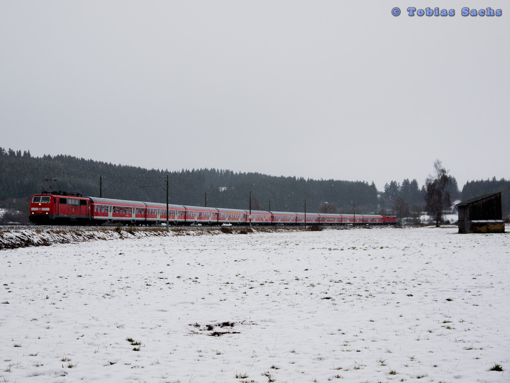 111 050 mit DPE (auch RE) 26861 nach Konstanz von Offenburg nahe Aufen am 21.01.2012.