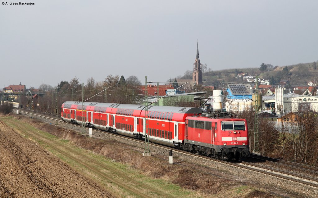 111 061-8 mit dem RE 26517 (Offenburg-Basel Bad Bf) bei Teningen 19.2.11