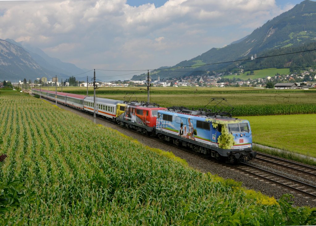 111 066 + 111 024 mit EC 89 am 11.08.2012 unterwegs bei Schwaz.