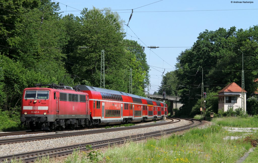 111 067-5 mit dem RE 79013 (Mnchen Hbf-Salzburg Hbf) in Aling 4.6.11