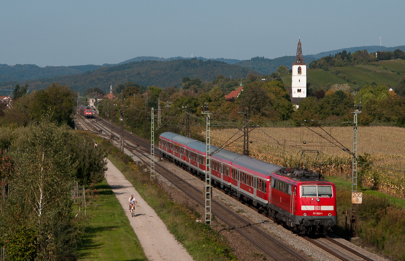 111 069-1 am 25. September 2011 mit der RB 38652 (Freiburg(Breisgau) Hbf - Mannheim Hbf) [Sonderleistung] bei Denzlingen.