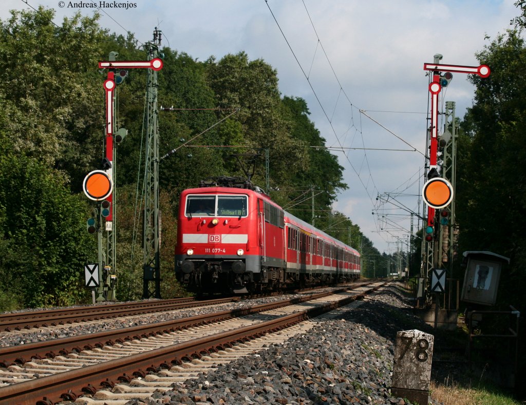 111 077-4 mit dem RE 19044 (Ansbach-Stuttgart Hbf) bei Goldshfe 9.8.10