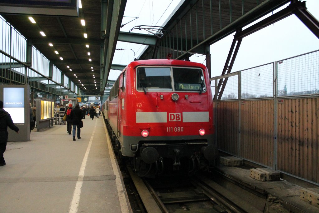 111 080 mit Regio nach Aalen am 01.03.2013 in Stuttgart Hbf.