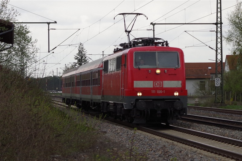 111 106 mit einer Leerreise am 19.04.2013 in Hirschaid gen N�rnberg. 