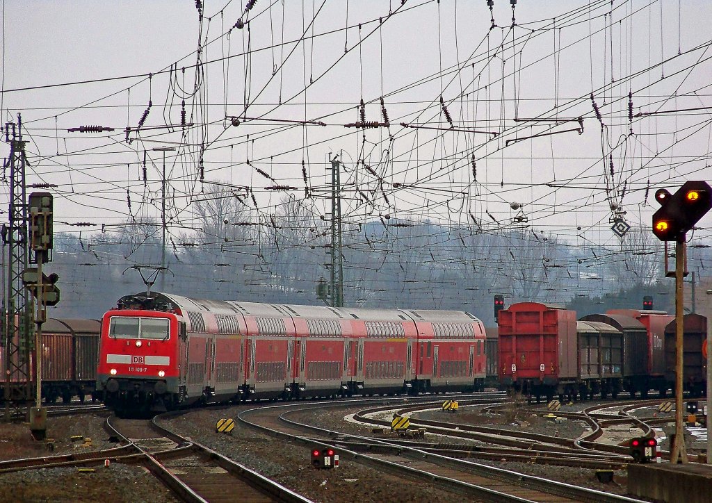 111 108 mit RE4107 in Wabern(Bz Kassel), 20.2.010.